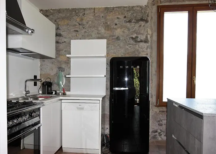 Appartement House On The Shore Of *