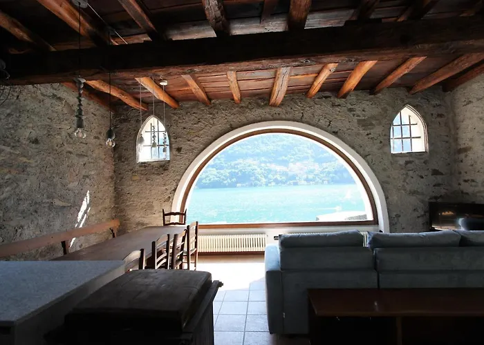 House On The Shore Of * Laglio