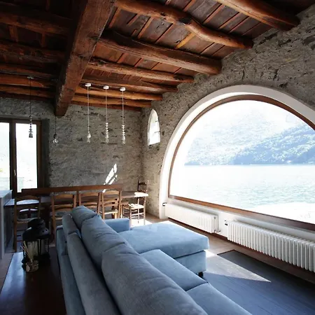 Lejlighed House On The Shore Of