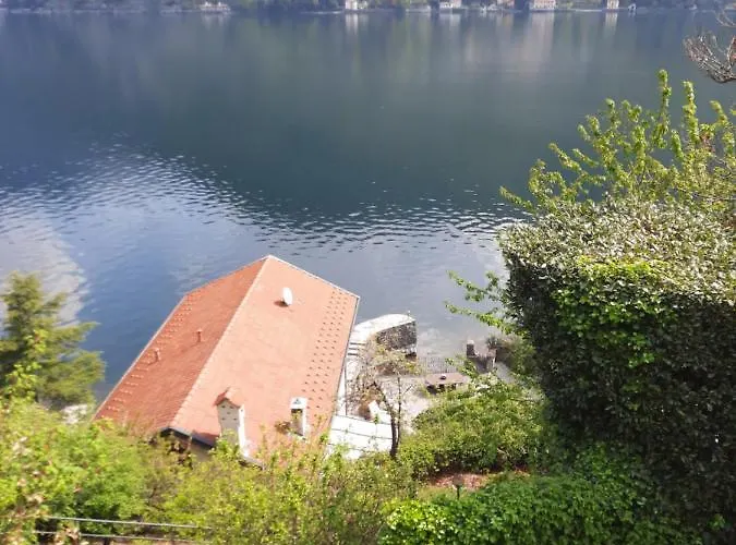 Daire House On The Shore Of