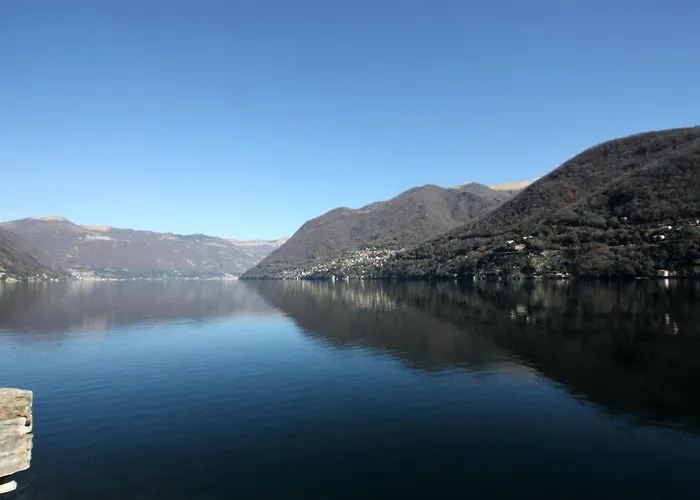 House On The Shore Of * Laglio