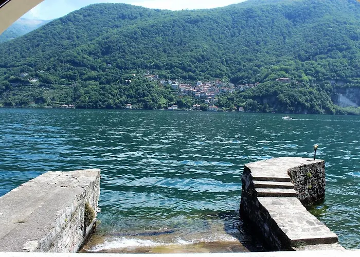 House On The Shore Of Daire Laglio