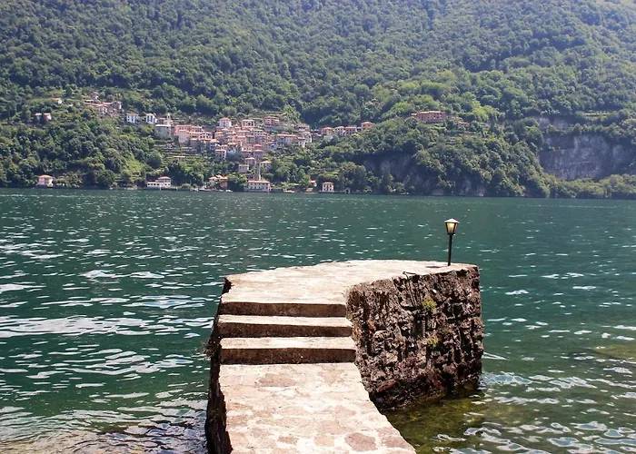 Daire House On The Shore Of